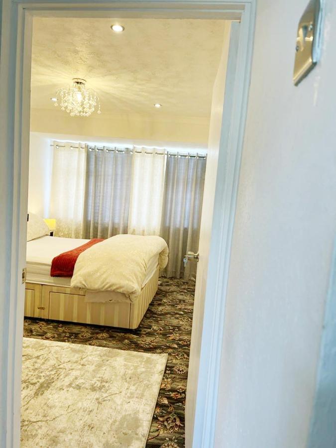 Blessings Of Peace Home Away From Home Κάρντιφ Εξωτερικό φωτογραφία